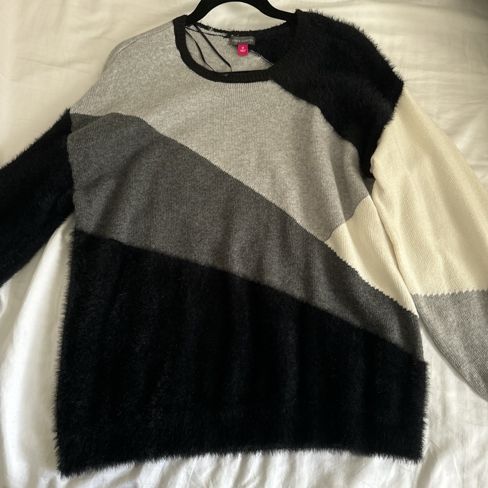 Vince Camuto color blocked sweater